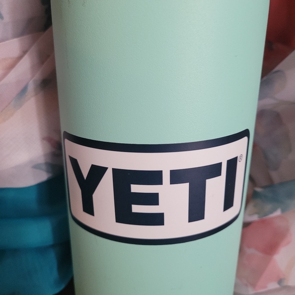 Yeti - Picture 3 of 4